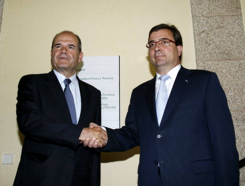 Manuel Chaves se ha entrevistado con el presidente de la Junta de Extremadura