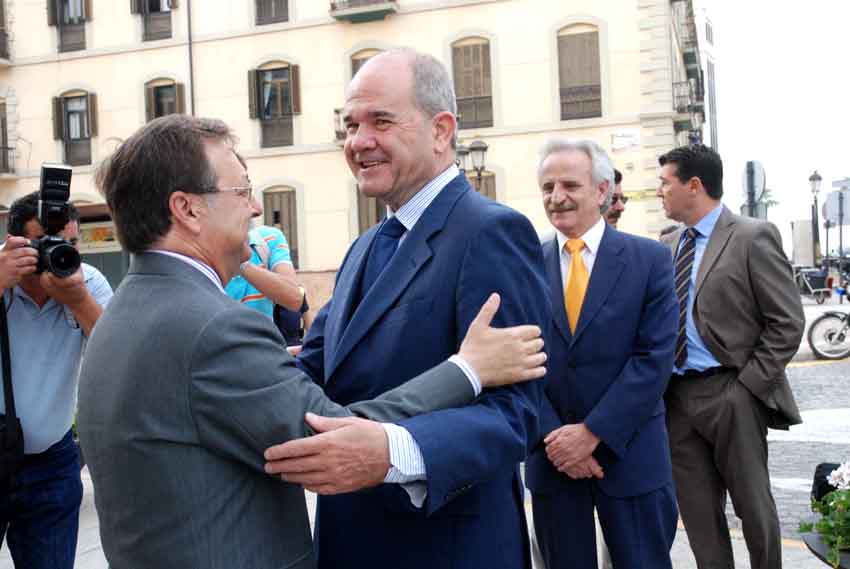 Manuel Chaves se reúne con el presidente de Ceuta