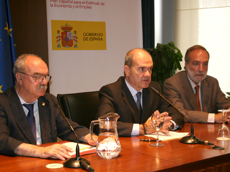Manuel Chaves visita las obras del Fondo Estatal de Inversión Local en la provincia de Huelva