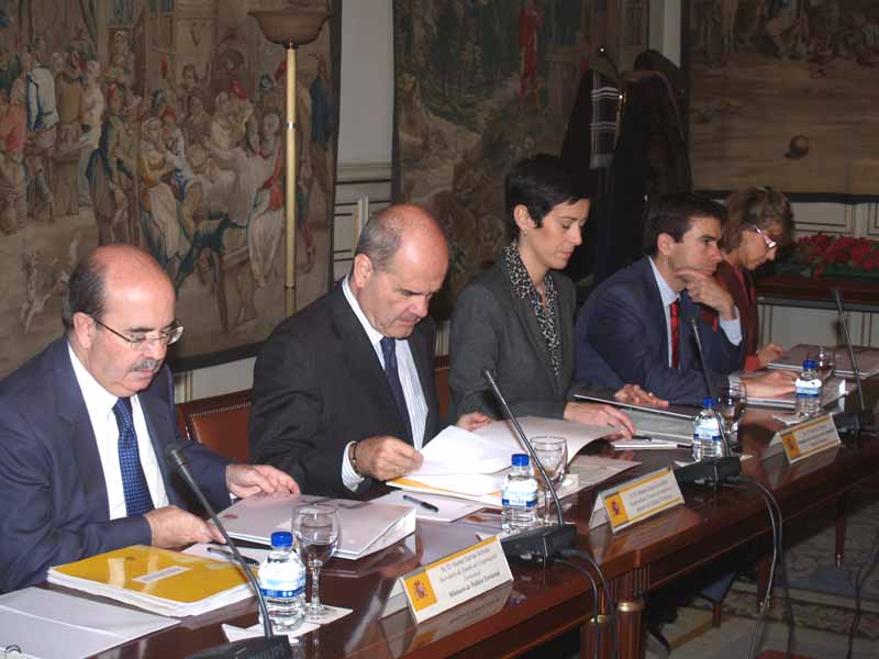 Chaves preside la constitución de la comisión para la reforma del Amejoramiento del Régimen Foral de Navarra