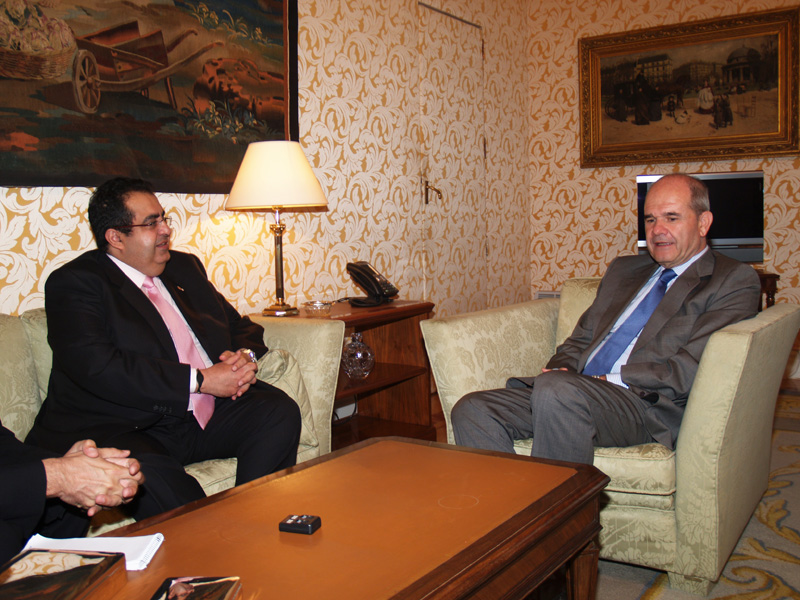 El vicepresidente tercero del Gobierno recibe al embajador de Kuwait en España