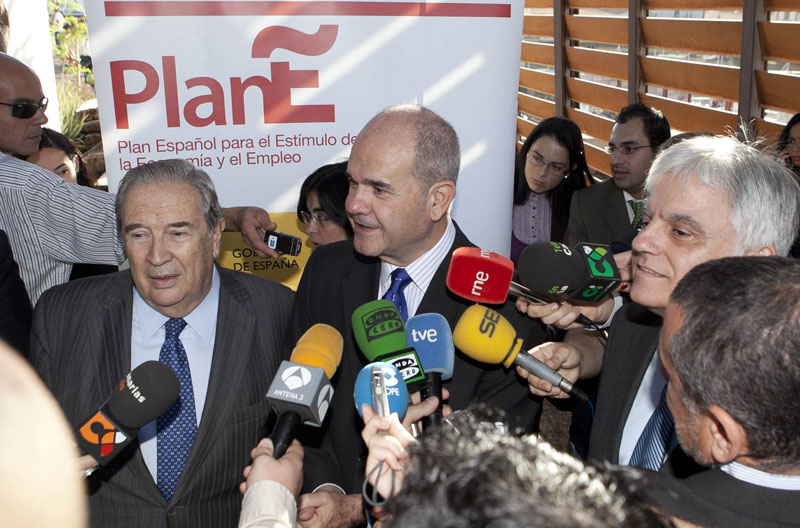 El vicepresidente tercero del Gobierno repasa en Las Palmas el desarrollo de los fondos de inversión local