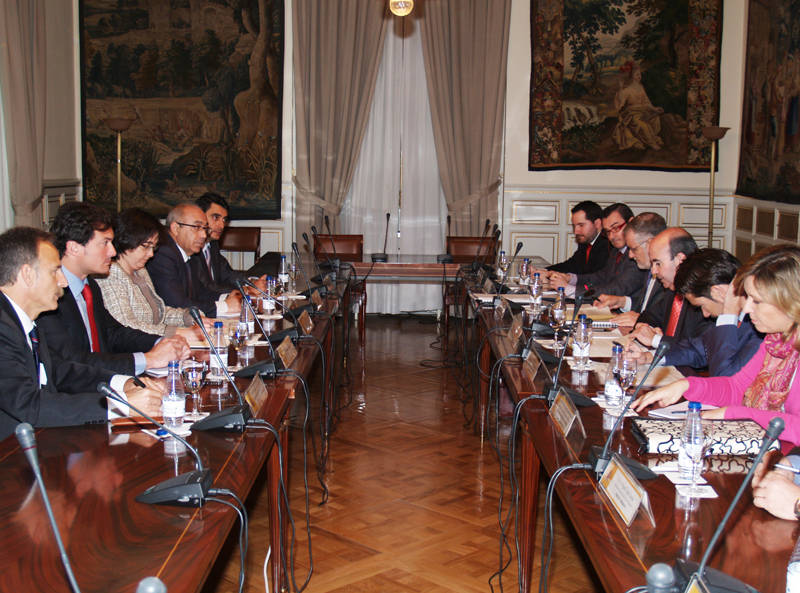 Reunión en el Ministerio de Política Territorial y Administración Pública con representantes del Campo de Gibraltar