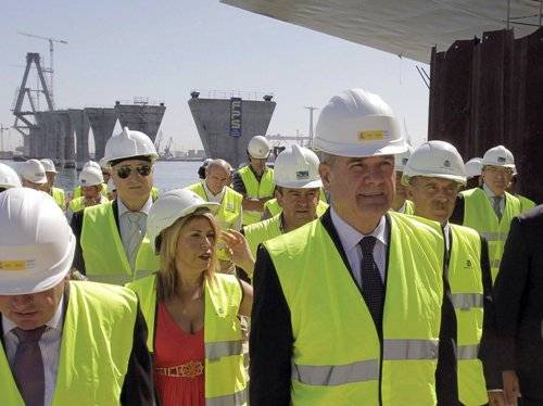 El vicepresidente de Política Territorial visita las obras del nuevo puente de la Bahía de Cádiz