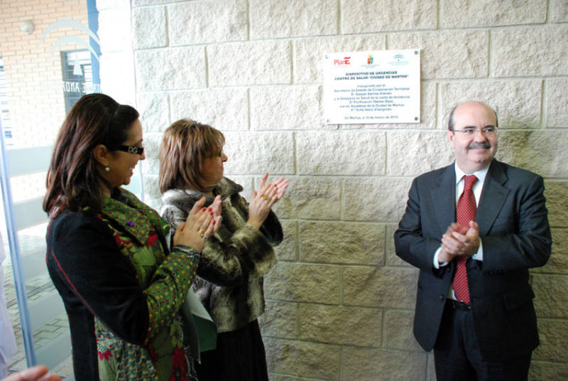 Gaspar Zarrías inaugura la ampliación del Área de Urgencias del Centro de Salud de Martos (Jaén), financiada con el FEIL