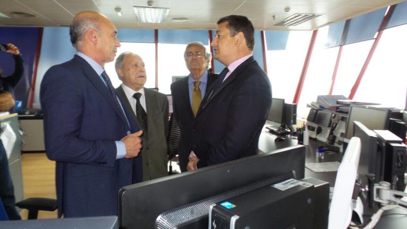 Antonio Sanz visita el Centro de Coordinación de Salvamento Marítimo de Almería 