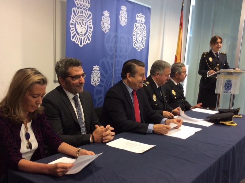 Sanz preside la toma de posesión de Emilio Damián Collado como nuevo Jefe de la Comisaría de Policía de Alcalá de Guadaíra