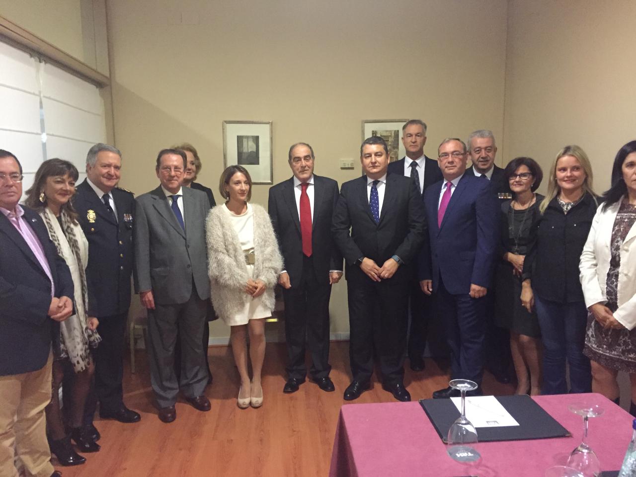 El delegado del Gobierno asiste a la inauguración de las XV Jornadas de la Asociación Andaluza de Víctimas del Terrorismo