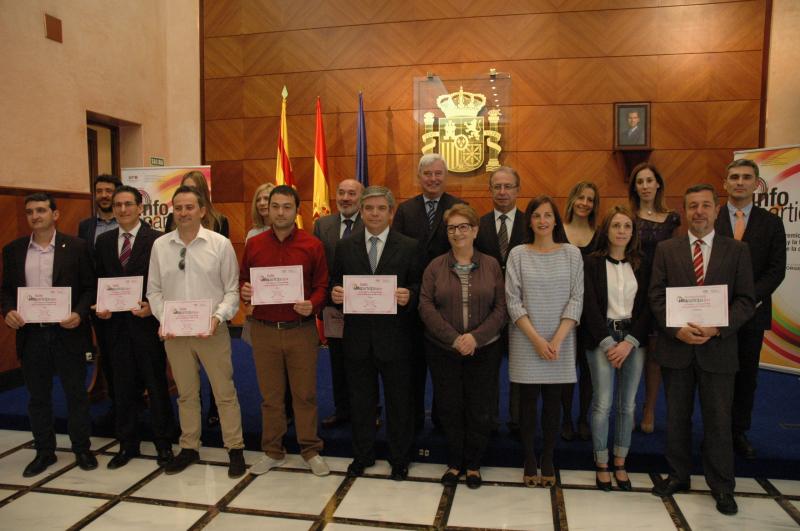 Doce municipios aragoneses reciben en la Delegación del Gobierno el galardón InfoParticipa por su calidad y transparencia comunicativa