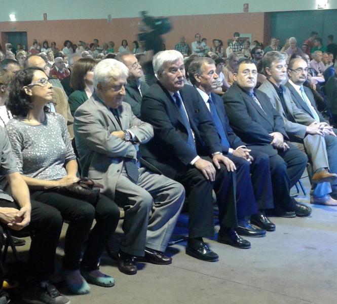 Gustavo Alcalde asiste al homenaje en Casetas por los seis fallecidos en la Pirotecnia Zaragozana