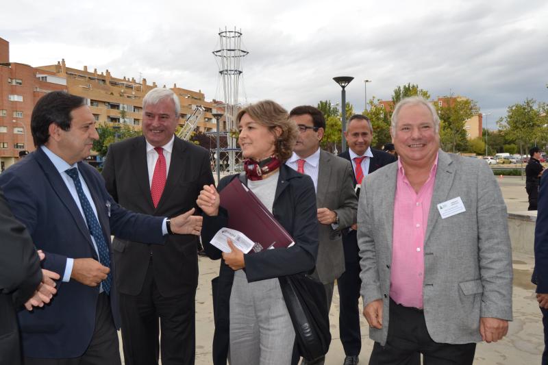 La ministra García Tejerina asegura que este Gobierno se "ha volcado con las infraestructuras hidráulicas en Aragón" 