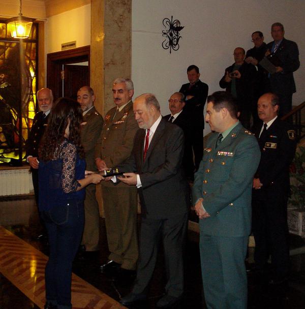 El delegado del Gobierno asistió, en la sede de la Delegación de Defensa, al acto de entrega de diplomas de Reservistas, condecoraciones y premios de los finalistas de la fase provincial del II Concurso Literario “Carta a un Militar Español”.