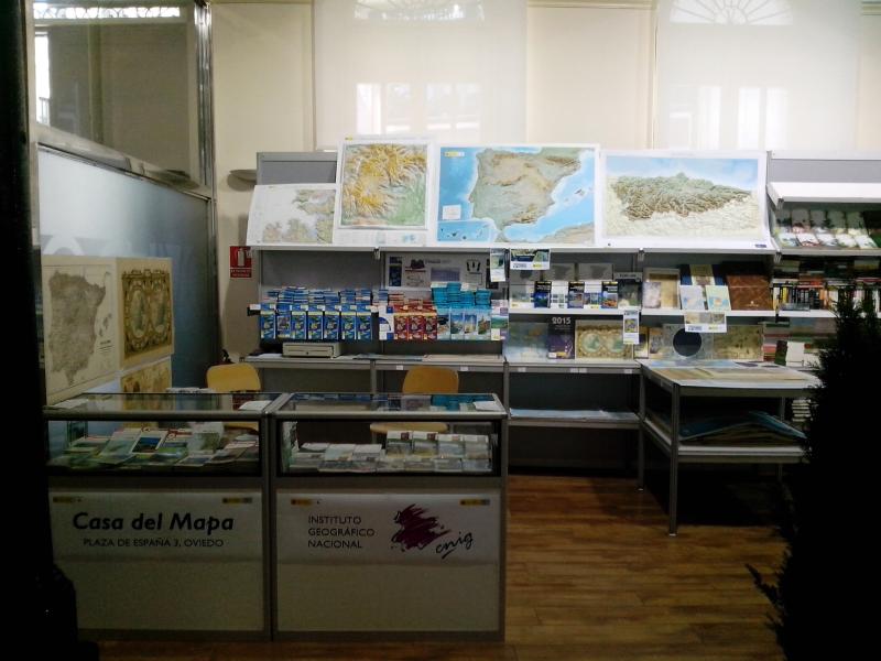 Del 8 al 17 de mayo el Servicio Regional del Instituto Geográfico Nacional en Asturias, pertenceciente a la Delegación del Gobierno, va a participar en la feria del libro LibrOviedo2015 mediante la Casa del Mapa.
