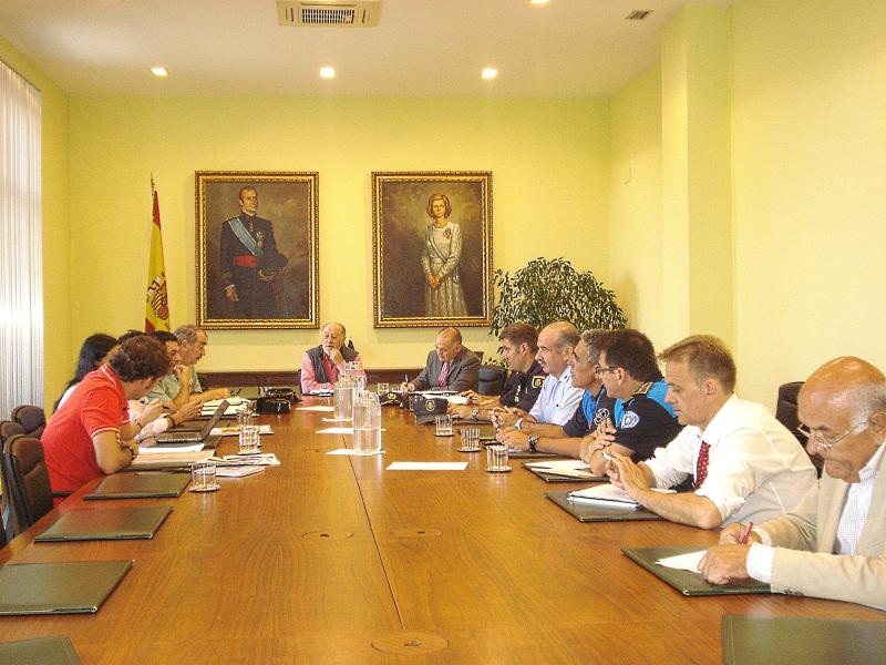 El delegado del Gobierno presidió la reunión de seguridad con motivo de la celebración del partido de baloncesto entre la selección española y Bélgica.