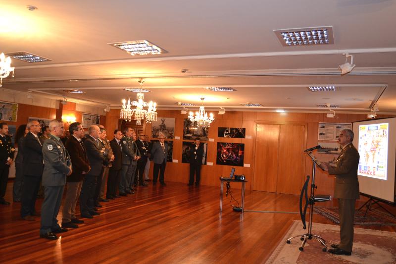 El delegado del Defensa en el Principado de Asturias inauguró las exposiciones y presentación de los libros: 
<br/>Misión: Atalanta.
<br/>Misión: Líbano.