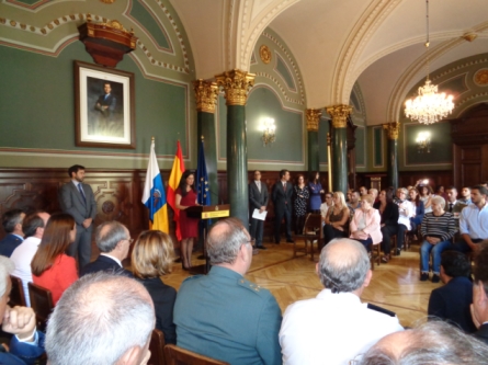 La delegada del Gobierno en Canarias preside el acto de entrega de condecoraciones de la Real Orden de Reconocimiento Civil a las Víctimas del Terrorismo