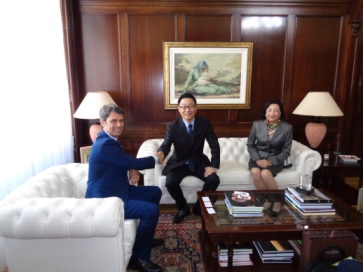 El delegado del Gobierno en Canarias se reúne con el embajador de Japón