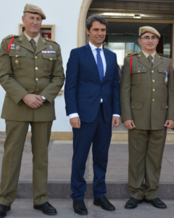 El delegado del Gobierno en Canarias hace entrega de la Cruz al Mérito Civil al soldado José Francisco Gutiérrez Goyes