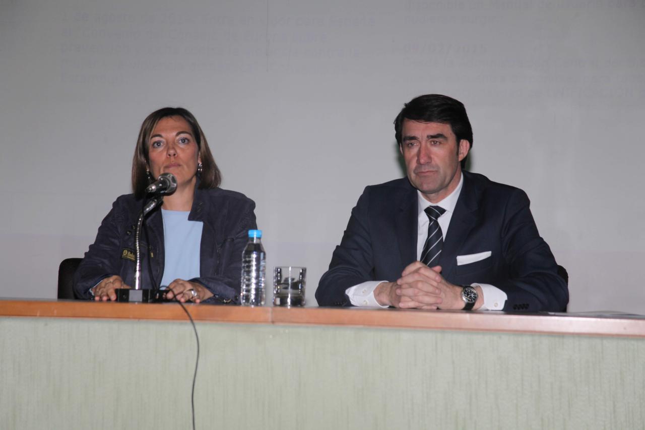 La Delegación del Gobierno en Castilla y León ha celebrado una jornada de formación en la lucha contra la violencia de género con el fin de desarrollar el convenio de colaboración suscrito en 2014 entre el Estado y la Comunidad Autónoma 