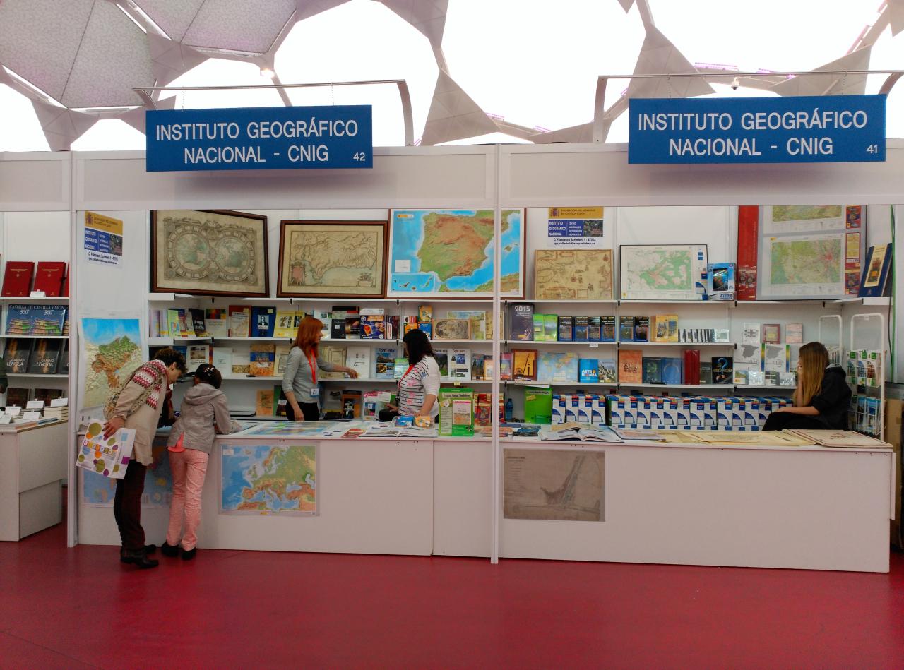 El Instituto Geográfico Nacional (IGN), presente en la Feria del Libro de Valladolid