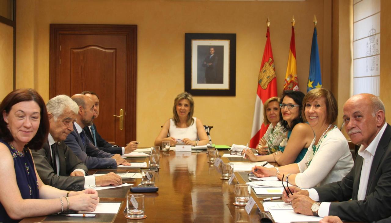 María José Salgueiro ha presidido su  primera Comisión de Asistencia al Delegado del Gobierno en Castilla y León