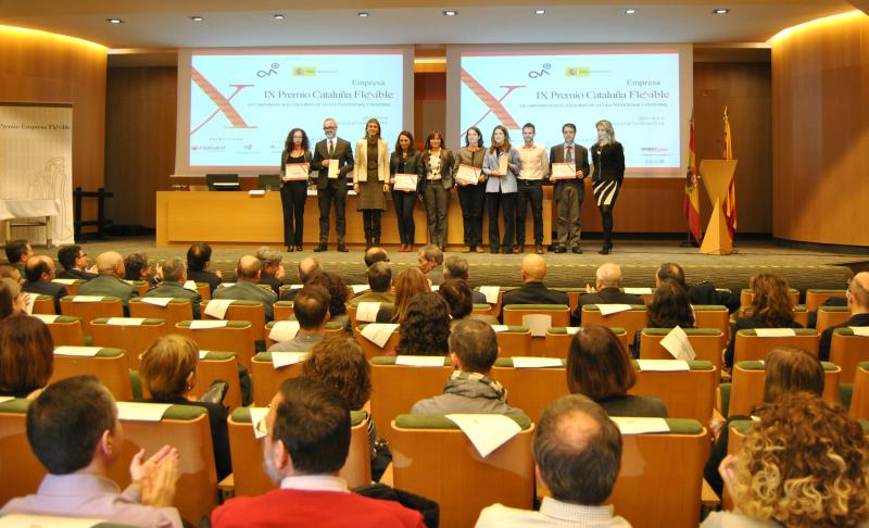 Llanos de Luna entrega los Premios Cataluña Empresa Flexible a Gas Natural Fenosa y NBQ Technology