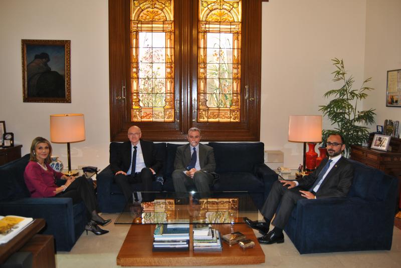 La Delegada del Gobierno se reúne con el Embajador de Mónaco