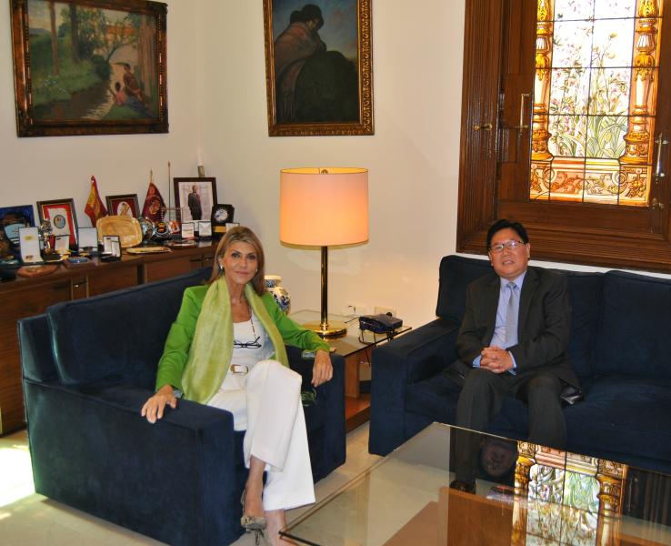 Visita del cónsul general de China en Barcelona 