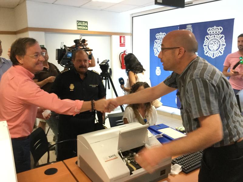 Moragues presenta la implantación del nuevo nuevo DNI electrónico 3.0 en la Comunidad Valenciana