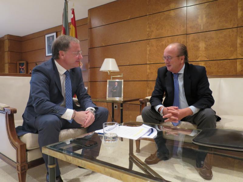 El delegado se reúne con el presidente del Consejo Valenciano de Colegios de Abogados