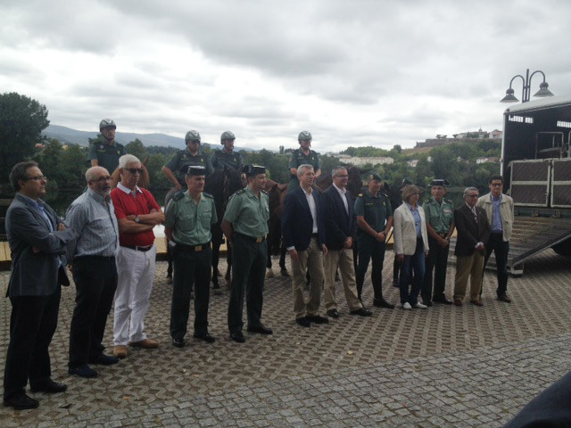 El delegado del Gobierno visita efectivos de los escuadrones de caballería de la Guardia Civil desplegados en Galicia