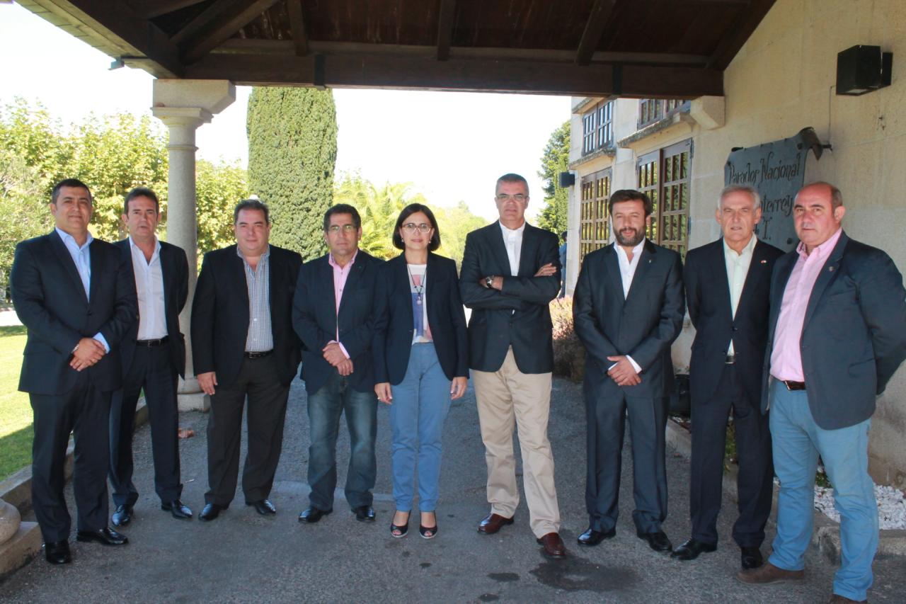 El delegado reunido con los alcaldes de la comarca de Verín