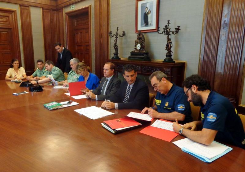 Palmer, Lafuente, Barceló y los integrantes del comité de seguimiento