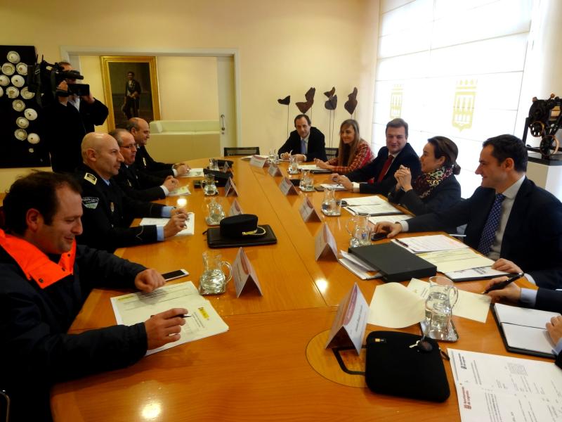 Momento de la reunión de la Junta Local de Seguridad de Logroño, copresidida por Bretón y Gamarra