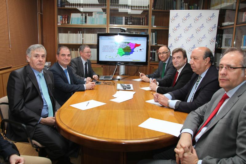 Momento de la reunión mantenida por los delegados del Gobierno en Castilla y León, Extremadura y La Rioja en la sede de la Delegación de la AEMET en Valladolid