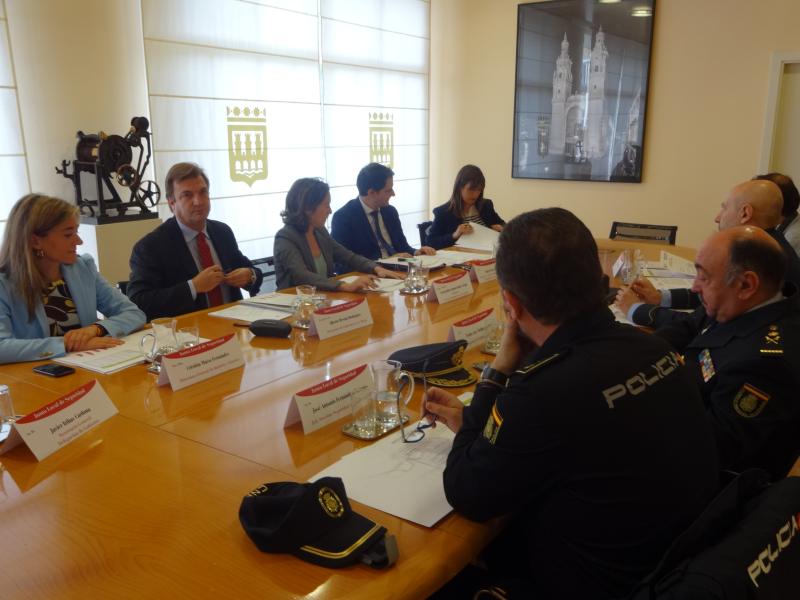 Reunión de la Junta de Seguridad de Logroño presidida por Bretón y Gamarra