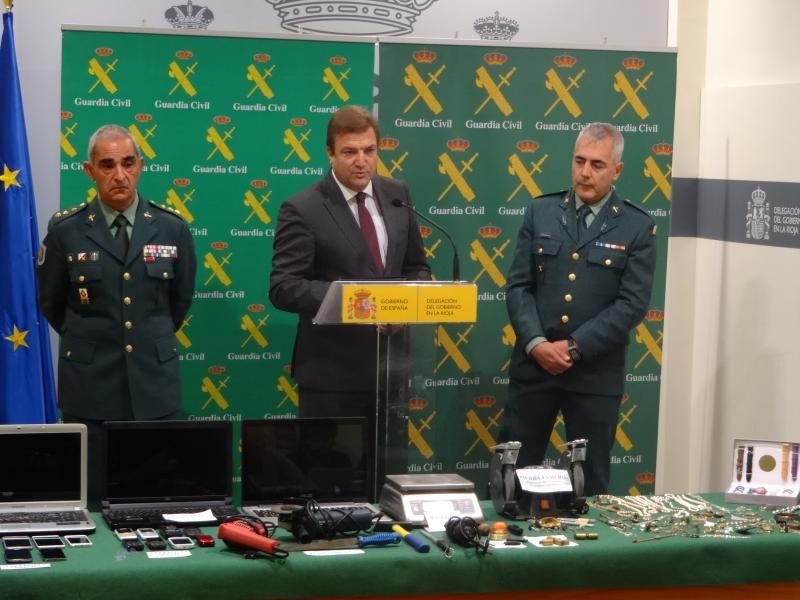 El delegado del Gobierno, Alberto Bretón, informa sobre la operación Aldabilla