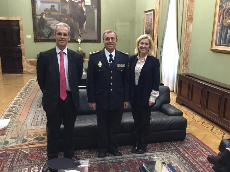 La Delegada del Gobierno  recibe al próximo Delegado Provincial de la Policía de Madrid