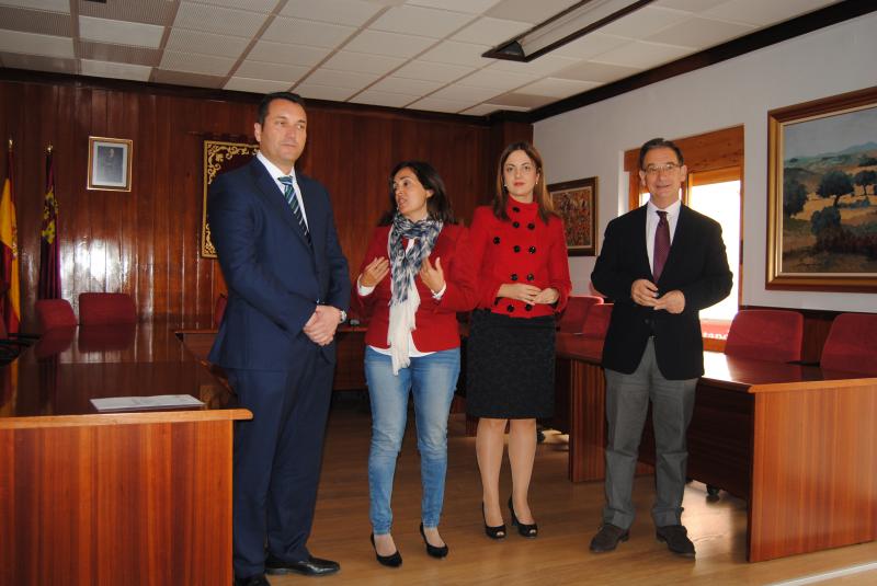 La DGT firma con Fuente Álamo y Librilla el acuerdo de cesión de un vehículo para garantizar la seguridad vial