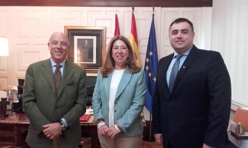 La delegada del Gobierno en Navarra mantiene un encuentro con el cónsul general de Rumanía en Bilbao 