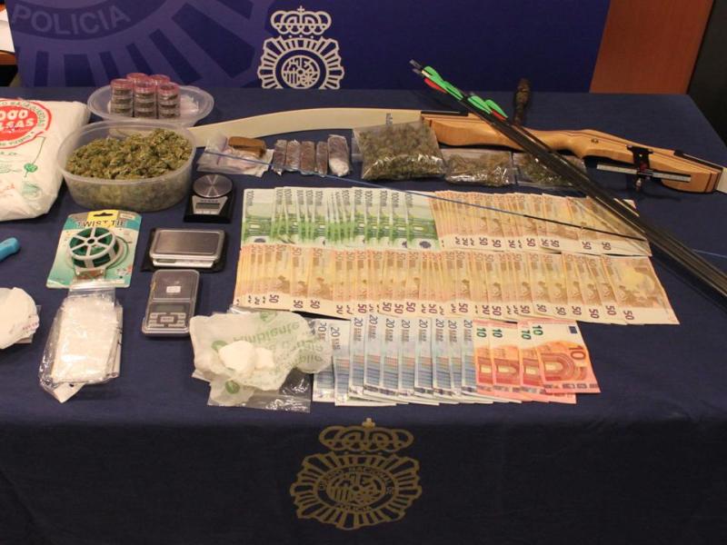 Policía Nacional detiene a cuatro personas por tráfico de drogas y receptación 
