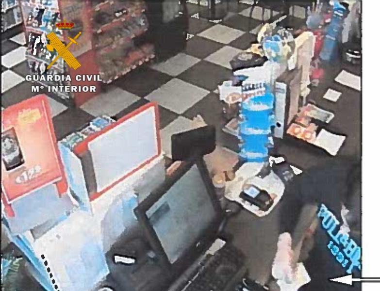 La Guardia Civil detiene a una persona por un Delito de Robo con Violencia e Intimidación en una gasolinera