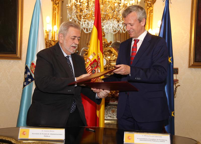Firma del convenio entre la AGE y la Xunta de Galicia