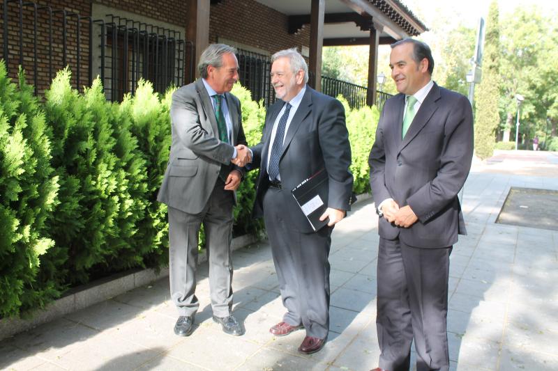 Reunión del Secretario de Estado de Administraciones Públicas  con empresarios de Castilla-La Mancha organizada por CECAM, la Cámara de Comercio y FEDETO