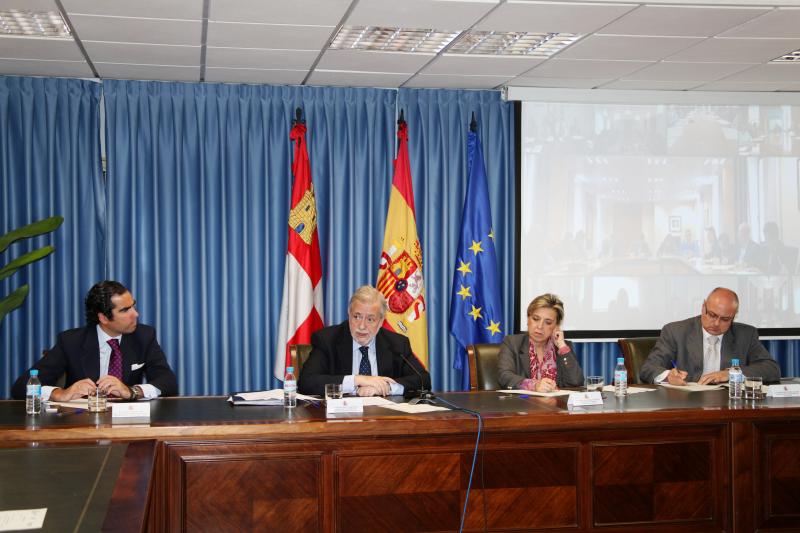 Reunión de D. Antonio Beteta con la Delegada del Gobierno